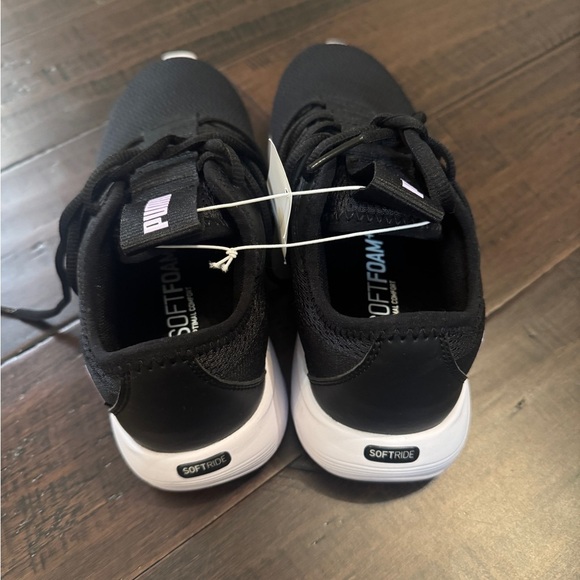 NWT black Puma sneakers athletic outdoor shoes everyday casual activewear size 7 - Picture 5 of 7